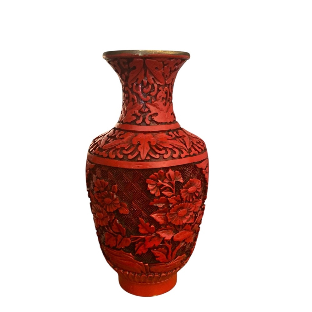 Vintage Chinese Red Cinnabar lacquer vase intricate floral carving brass Decor